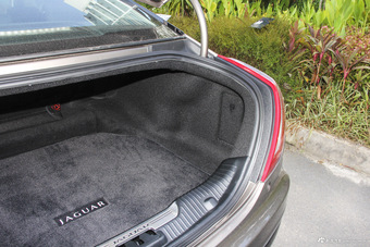 2015款捷豹XJL 3.0L自动SC两驱尊享商务版