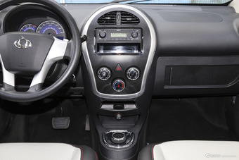 2016款吉利熊猫1.0L AMT酷趣版