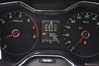 2017款宝骏310W 1.5L手动时尚型