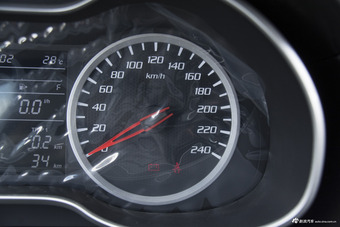 2018款奔腾X40网红版 1.6L自动豪华型