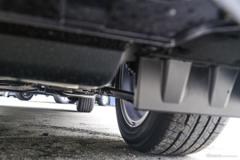 2015款缤智1.8L CVT四驱旗舰型 塔夫绸白