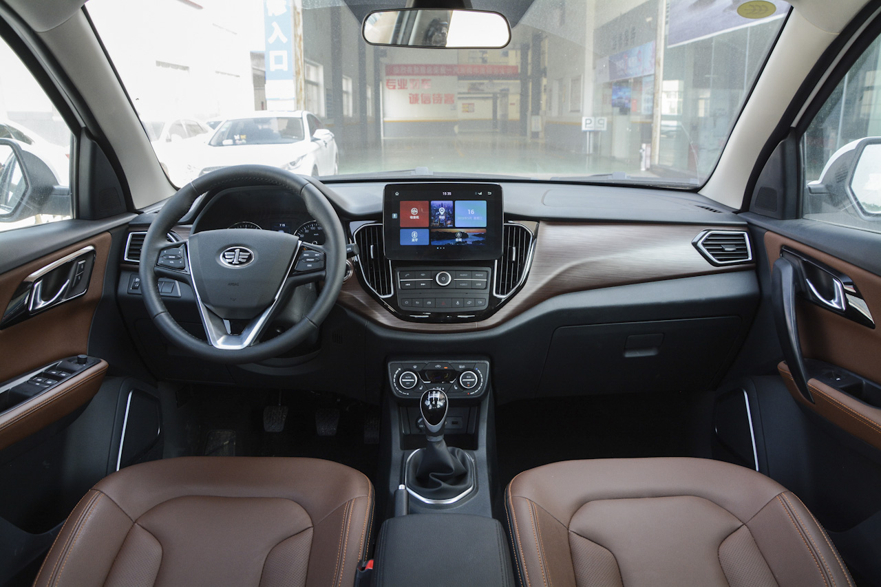 2018款森雅R7C 1.6L 手动豪华型