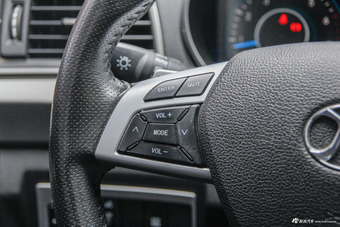 2015款绅宝X65 2.0T自动豪华型 烈焰橙