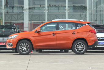 2018款比亚迪宋1.5TI手动智联进享型