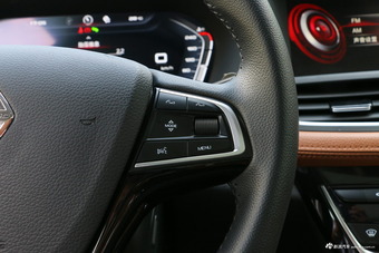 2018款宝沃BX7 2.0T自动28T四驱旗舰型5座