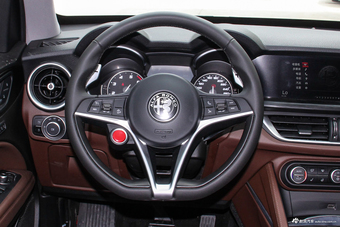  2017款Stelvio 2.0T 280HP自动豪华版