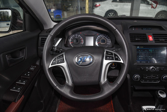 2015款力帆820 2.4L自动旗舰型