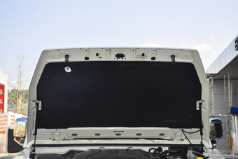 2016年北京BJ80 2.3T自动尊贵版