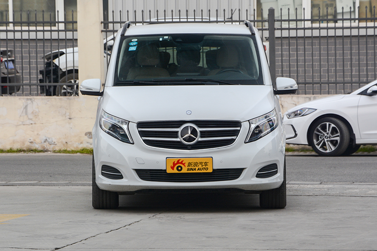 2017款奔驰V级 V 260 尊贵版