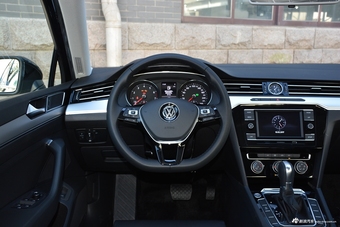 2019款迈腾2.0T自动330TSI DSG领先型