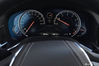 2018款宝马7系730Li 2.0T自动尊享型卓越套装