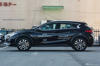 2017款英菲尼迪QX30 2.0T自动四驱极限版
