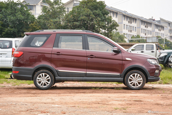 2016款风光370 1.5L手动豪华型7座