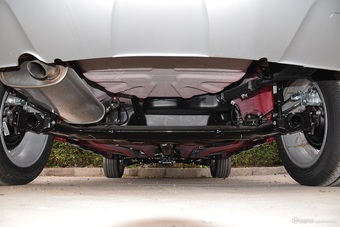 2017款瑞虎3X 1.5L手动版I 红色