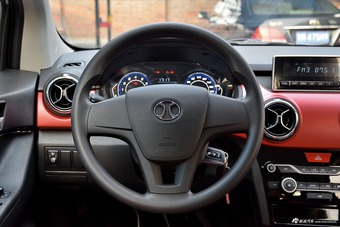 2015款北汽绅宝X25 1.5L手动标准型