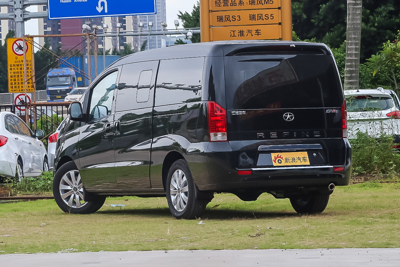 2016款瑞风M5 2.0T手动汽油公务版