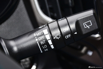 2016款长安CS15 1.5L手动尊贵版