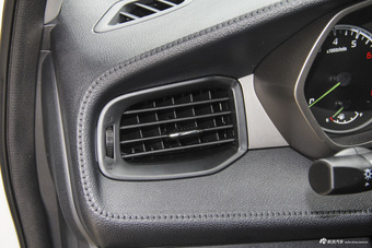 2016款海马M3 1.5L手动舒适型天窗版