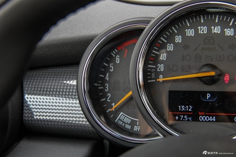 2016款MINI 1.5T自动 COOPER先锋派 五门版