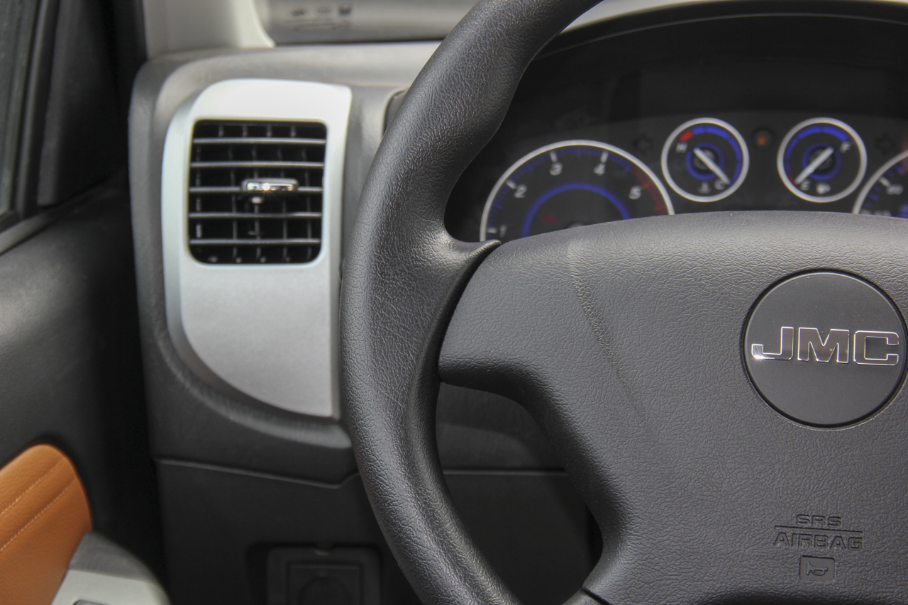 2018款宝典2.9T手动新超值柴油两驱舒适型加长货箱JX4D30B5L