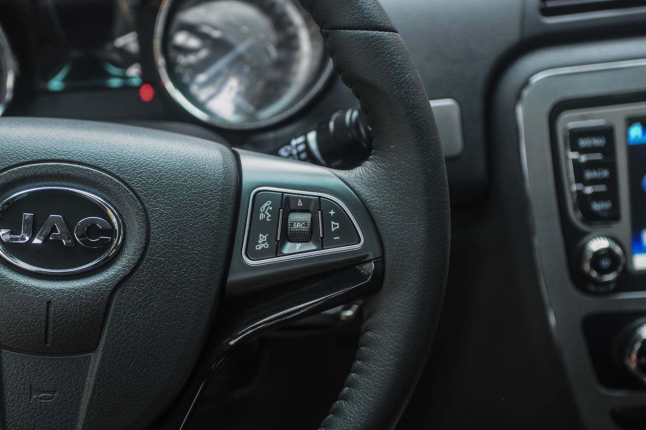 2016款 帅铃T6 2.0T柴油创客版豪华型D19TCID6