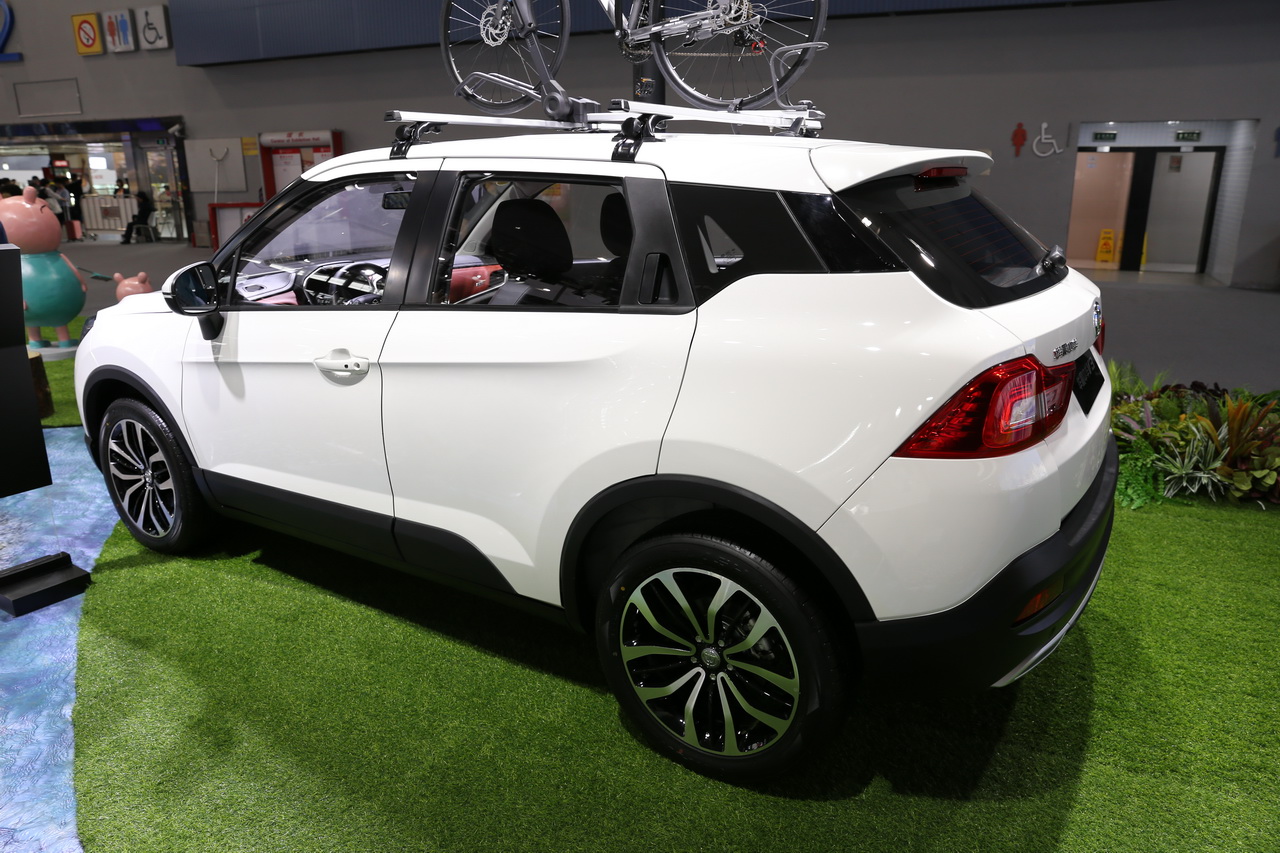 2018广州车展实拍：中华V3