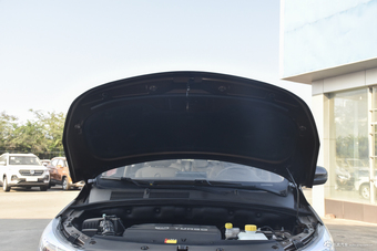 2017款宝骏730 1.5T手动风尚型7座