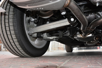 2017款奥迪Q5 Plus 2.0T自动40TFSI进取型