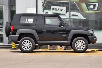 2016款北京BJ40 2.0T手动两驱尊贵版