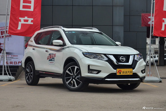 2017款奇骏2.5L自动CVT至尊版 4WD