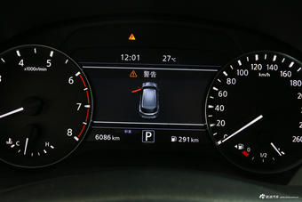 2018款英菲尼迪QX50 2.0T自动四驱豪华版