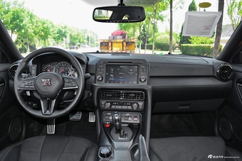 2014款日产GT-R 3.8T Premium Edition 黑色内饰图片