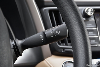 2018款RAV4荣放 2.0L自动两驱风尚X版