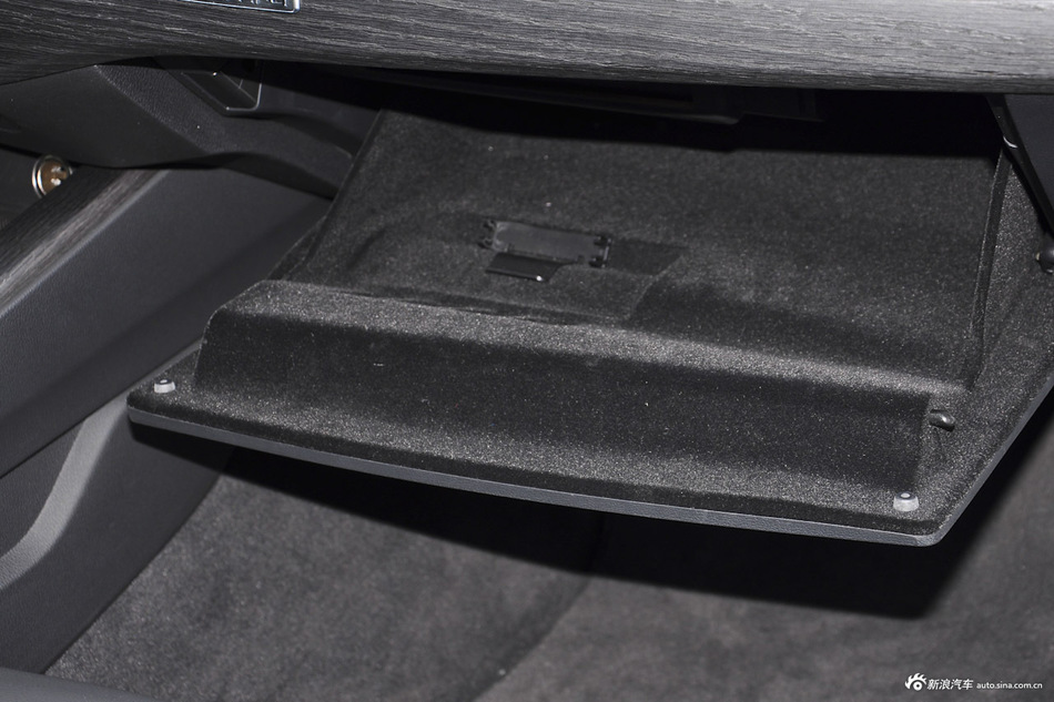 2017款奥迪A4L 2.0T自动45TFSI quattro风尚型