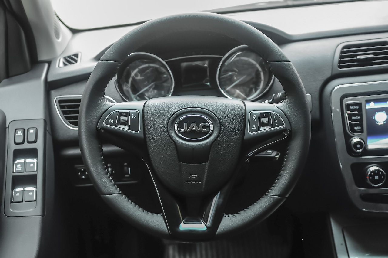 2015款帅铃T6 2.8T手动柴油旗舰型HFC4DA1-2C