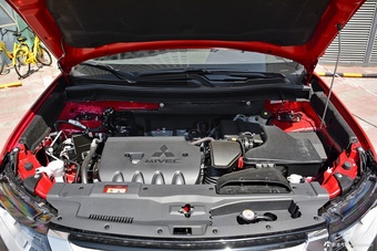 2018款欧蓝德2.0L自动两驱荣耀版