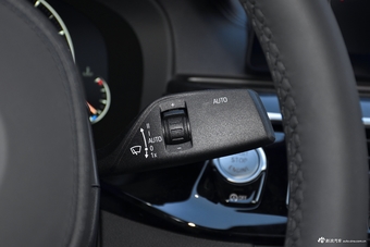 2019款宝马5系2.0T自动530Li 尊享型M运动套装