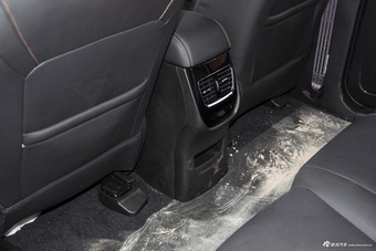 2015款 宝骏560 1.8L手动精英型