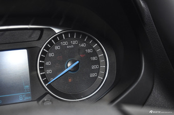 2016款英致727 1.5L手动商务版