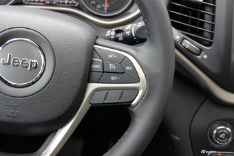 2016款自由光2.0L自动优越版