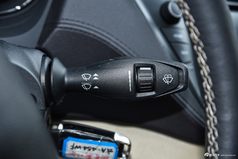 2015款福睿斯1.5L手动时尚型