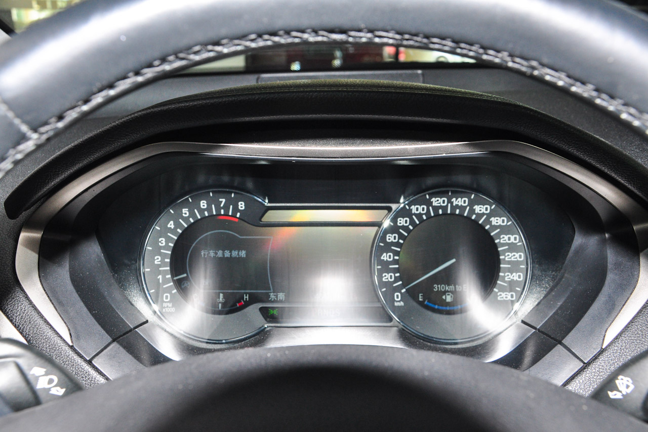 2016款林肯MKZ 2.0T自动尊耀版