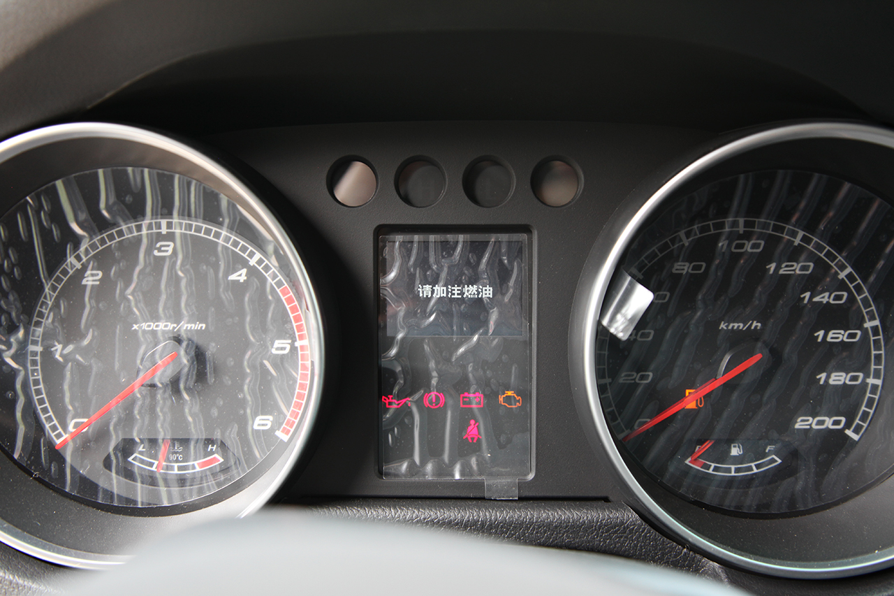 2018款北京BJ40L 2.0T手动柴油四驱尊贵版