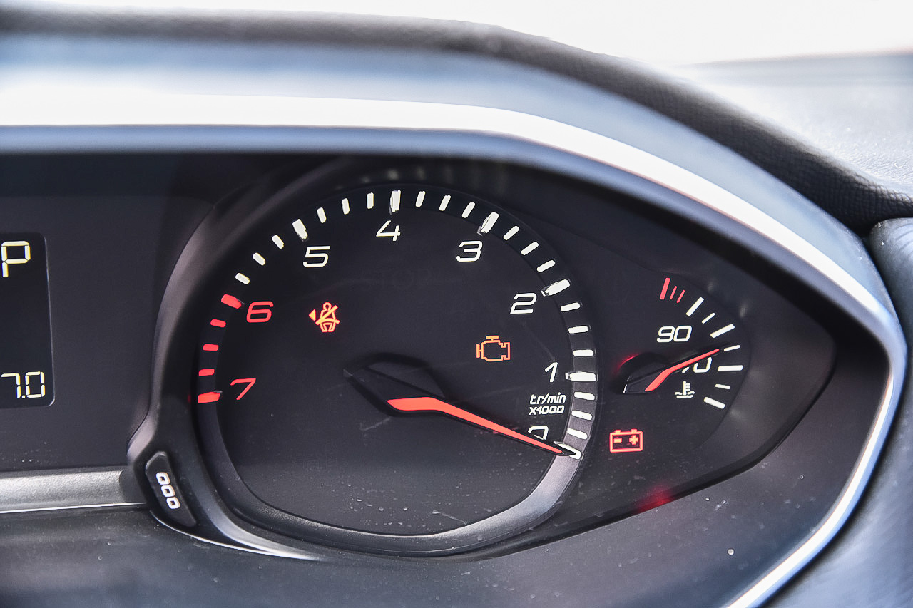 2016款标致308 1.2T自动豪华版