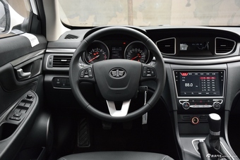 2019款奔腾B50 1.6L手动精英型