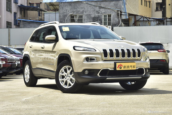 2016款自由光2.4L自动专业版+智能包 流沙金