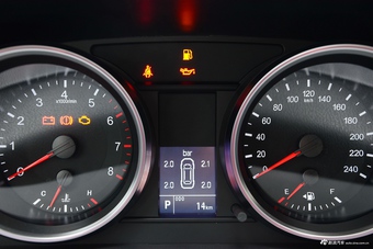 2017款哈弗H6运动版1.5T自动两驱豪华型蓝标 简约白