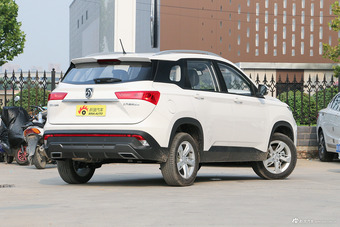 2018款宝骏530 1.8L自动精英型