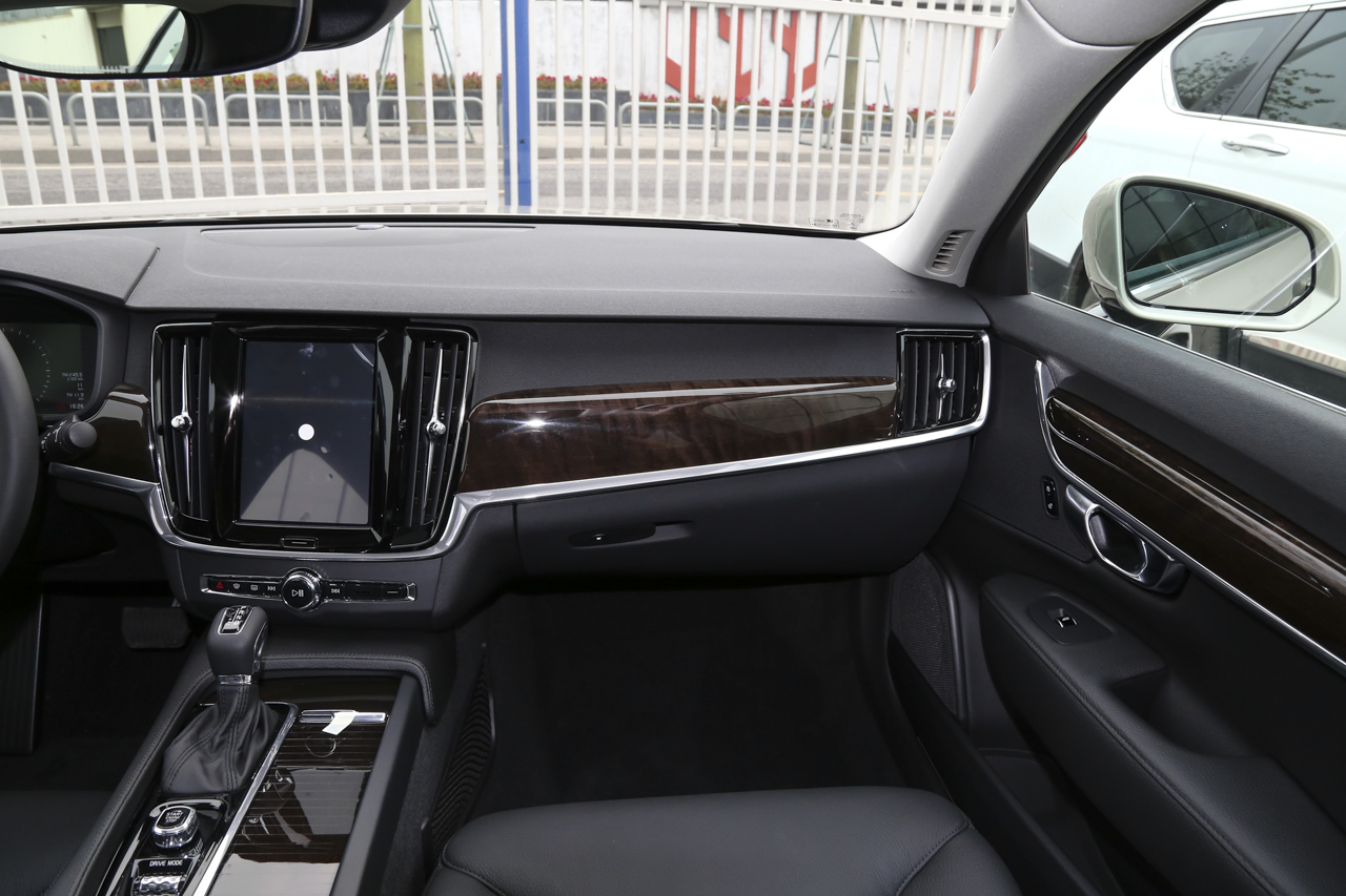  2018款沃尔沃S90 2.0T自动T4智远版