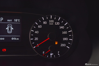 2015款陆风X7 2.0T自动全景尊享版